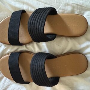 Kelly & Katie Black Slide Sandals